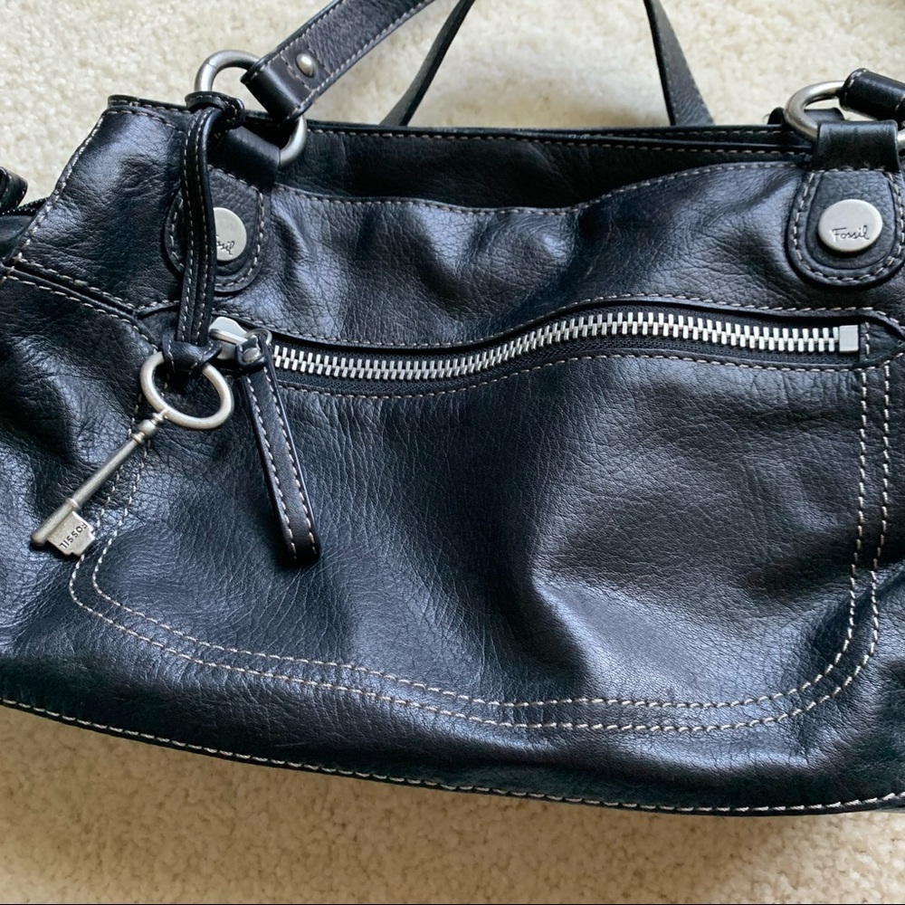 Fossil Black Leather Shoulder Purse with magnets - Picture 8 of 13